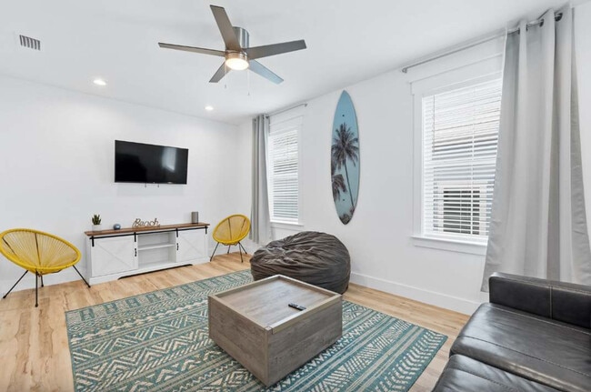 Building Photo - 508 Lyndell Ln