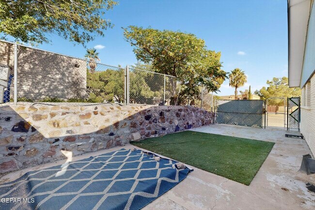 Building Photo - 1509 Lost Padre Mine Dr