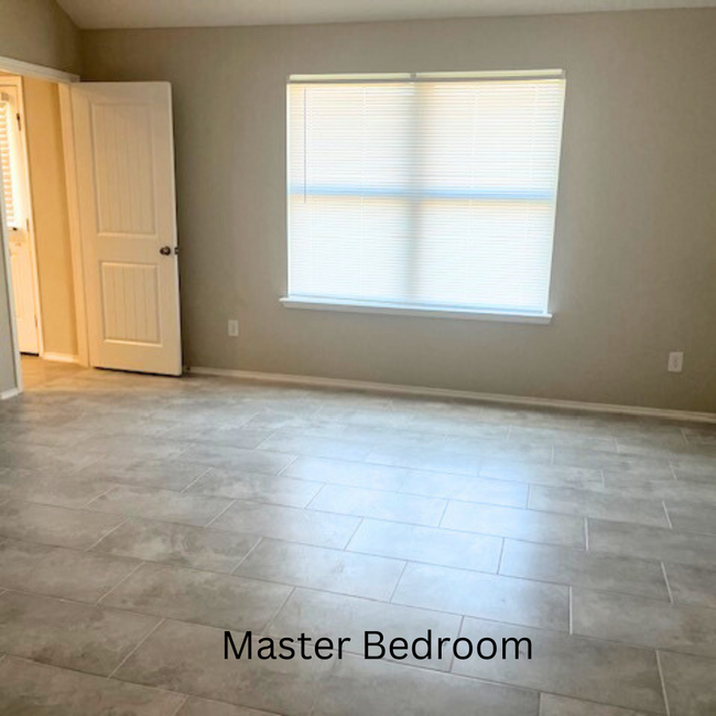 Master Bedroom 17x15 sq ft- all tiles - 8310 Rose Petals Ln