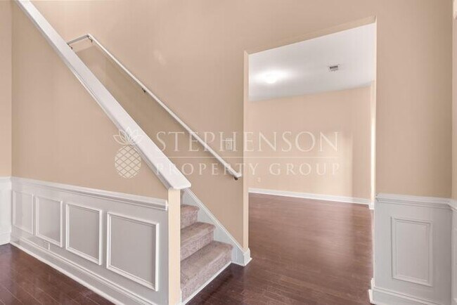Building Photo - 405 Abbeydale Way