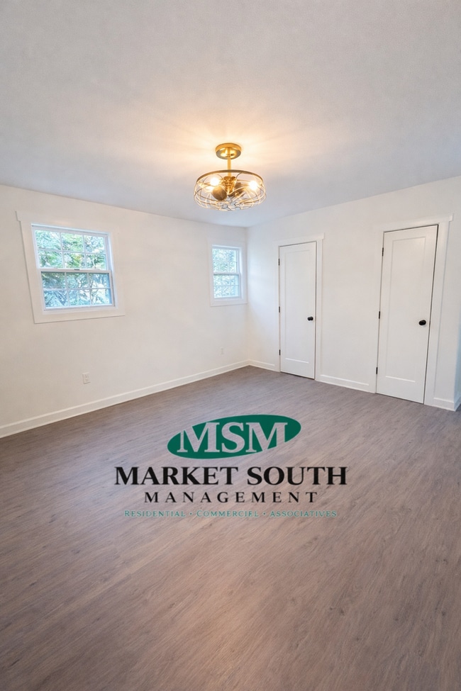 Building Photo - 37 W 201