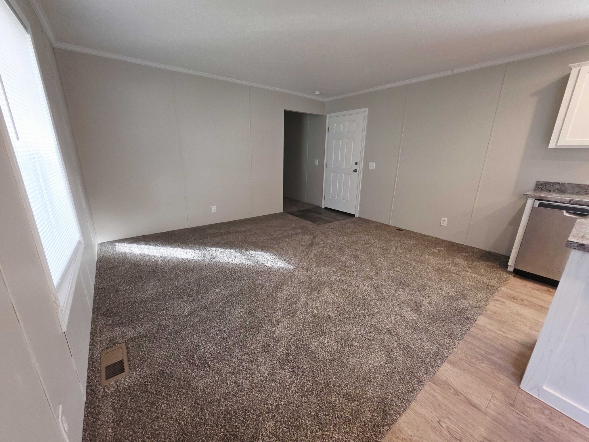 Building Photo - 3653 Pinoak St