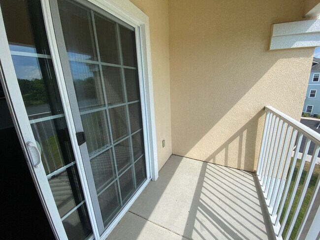 Building Photo - Beautiful 2 bedroom, 2 bathroom condo for ...