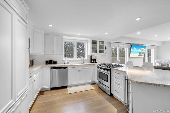 Building Photo - 70 Tanners Neck Ln