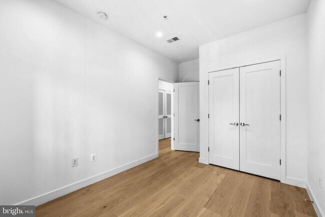 Building Photo - 2532 Elvans Rd SE