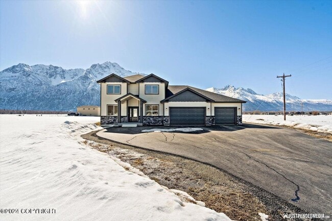 Building Photo - Stunning, brand new construction property with unparalleled views