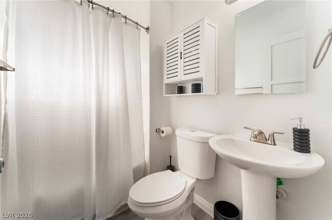 Building Photo - 1021 Griffith Ave