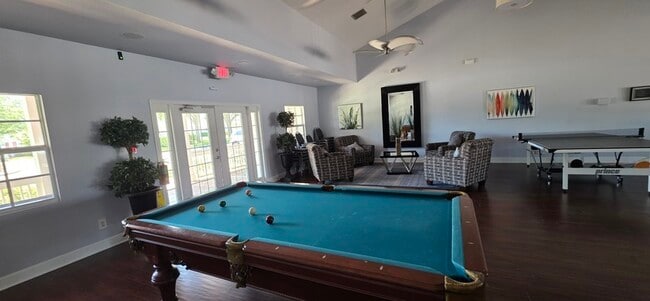 Building Photo - 108 Pompano Dr SE