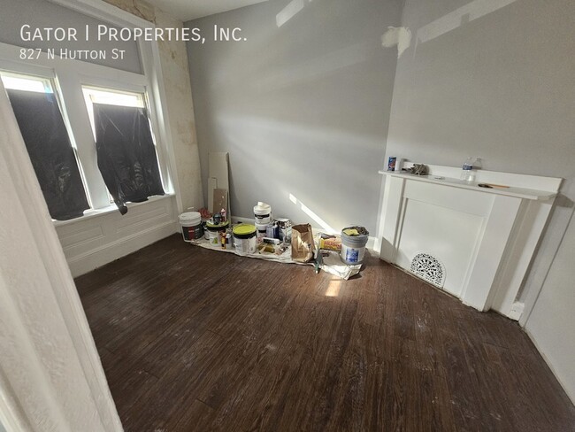 Building Photo - 827 Hutton St