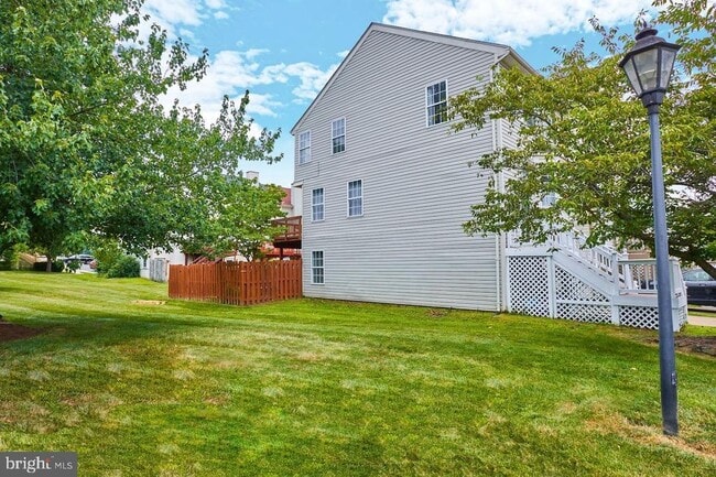 Building Photo - 239 Frazer Dr