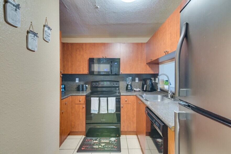 Building Photo - 2222 NW 135th Terrace