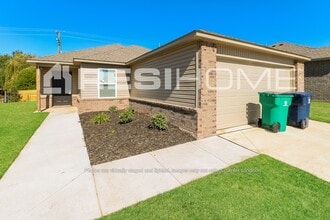 Building Photo - 9441 SW 37th St