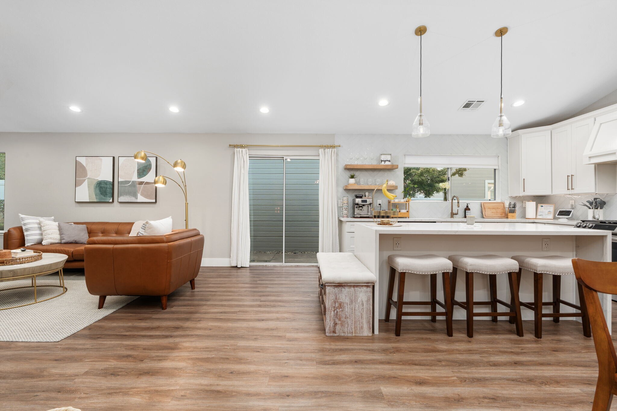 Building Photo - 9178 N Woodlawn Dr