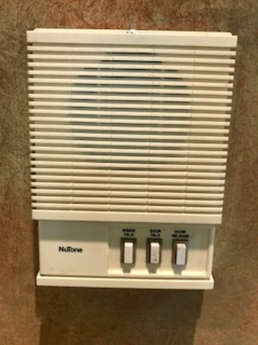 intercom for front door - 1843 W Waveland Ave