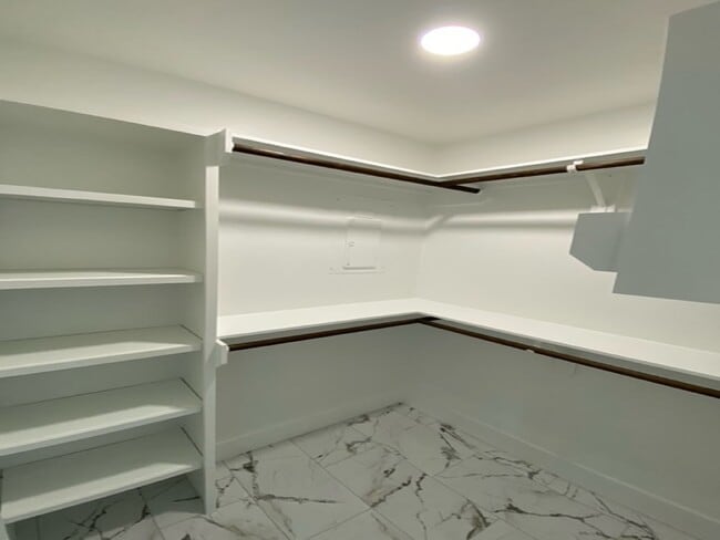 Building Photo - 12803 Cloverwood Dr