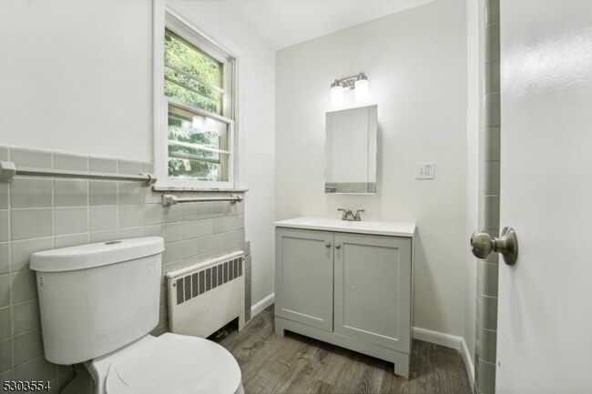 Building Photo - 24 Hutton Ave