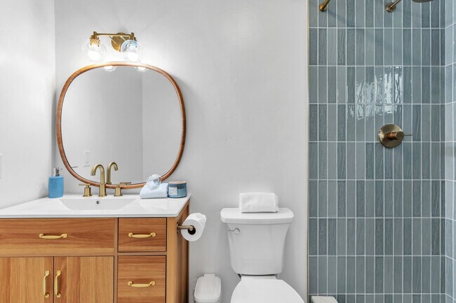 Building Photo - 4585 Saratoga Ave