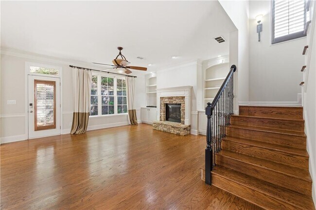 Building Photo - 6421 Crown Forest Ct