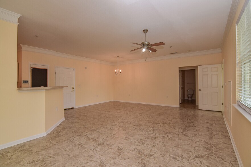 Building Photo - 1481 Cambridge Lakes Dr