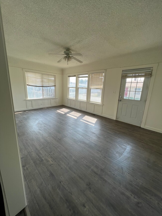 Building Photo - 1120 Folsom Ave