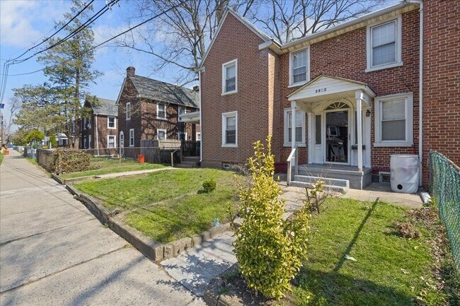 Building Photo - 2802 N Constitution Rd