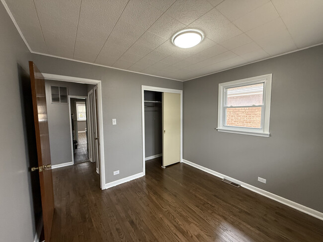 Building Photo - 7616 S Lorel Ave