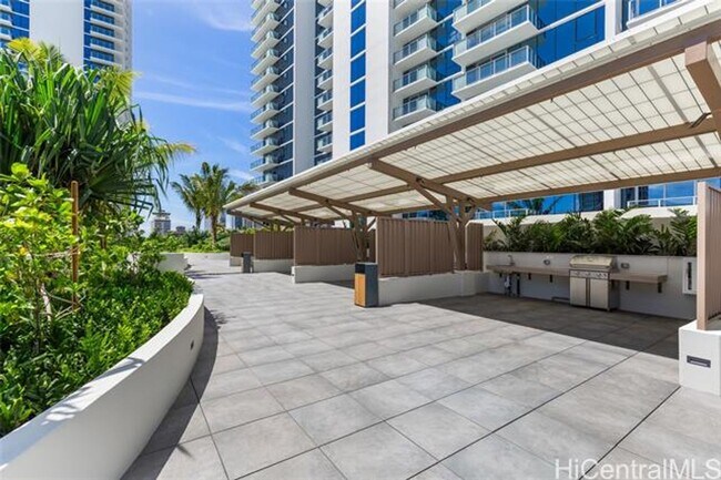 Building Photo - Ready to Move in Brand New Condo! First Time Renting! 2 Bed/2 Bath/2 Parking at The Park on Ke‘ea...