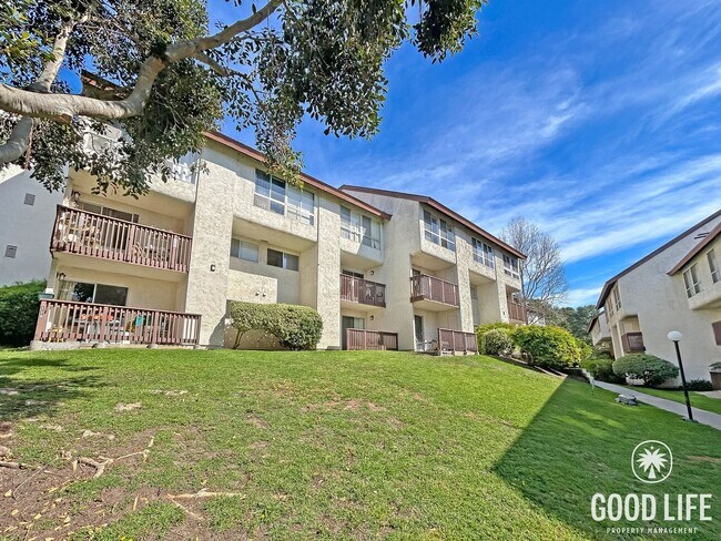 Building Photo - Beautiful 1BD/1BA W/ Reserved Parking and Community Pool in Mission Valley!