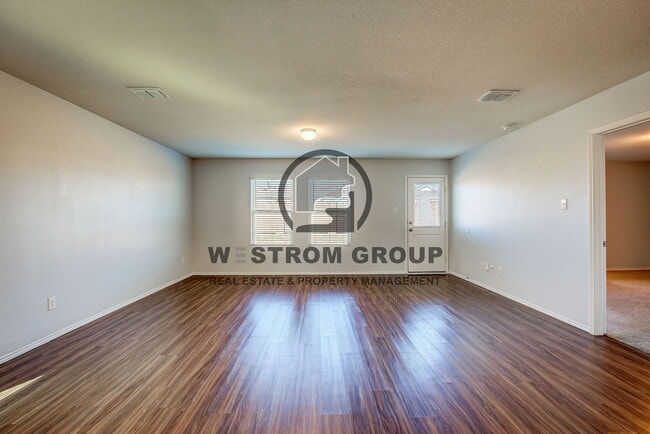 Building Photo - 404 Falling Star Dr