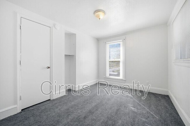 Building Photo - 1027 27th St