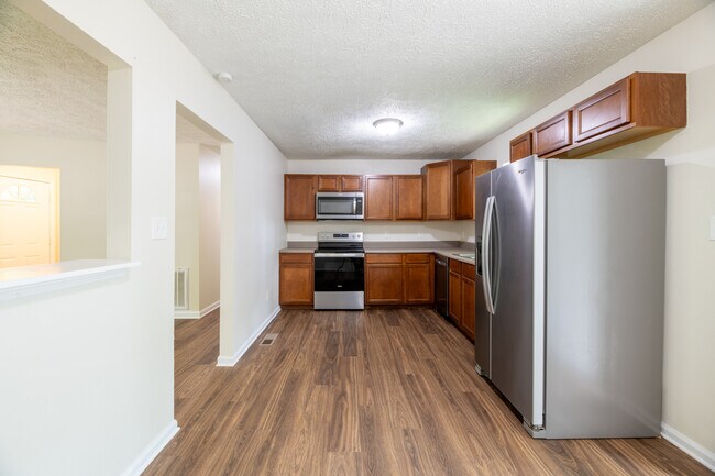 Building Photo - 320 Beechwood Dr