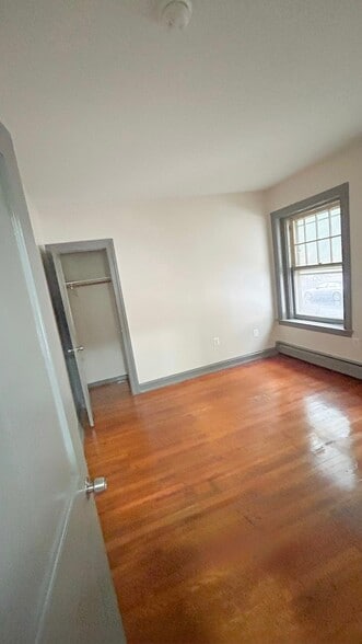 Building Photo - 928 Asylum Ave