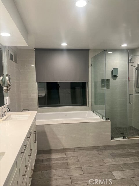 Building Photo - 1518 E Vine Ave