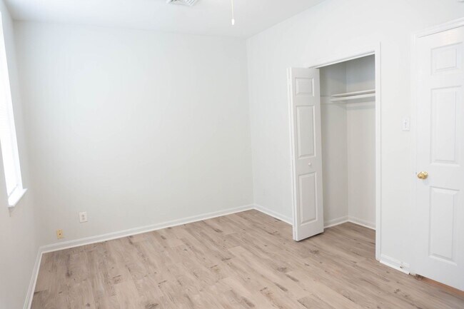 Building Photo - Charming Capitol Hill Home Near Lincoln Park – Modern Comfort Meets Historic Elegance