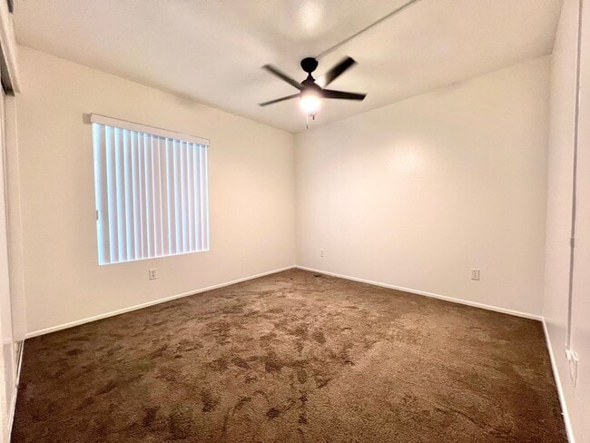 Building Photo - Spacious 4 Bed, 3 Bath Two-Story Home with...