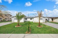 Building Photo - 3820 SW 92nd Ave