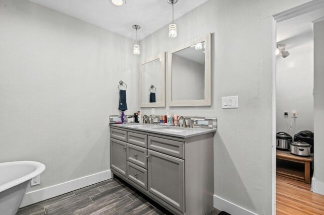 Building Photo - 315 Graefe Ave