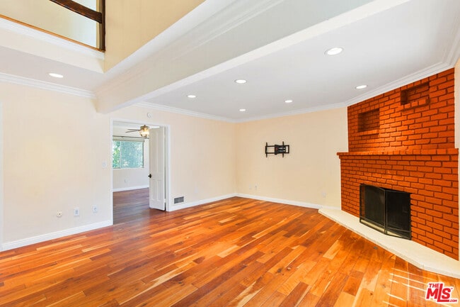 Building Photo - 4236 Ensenada Dr