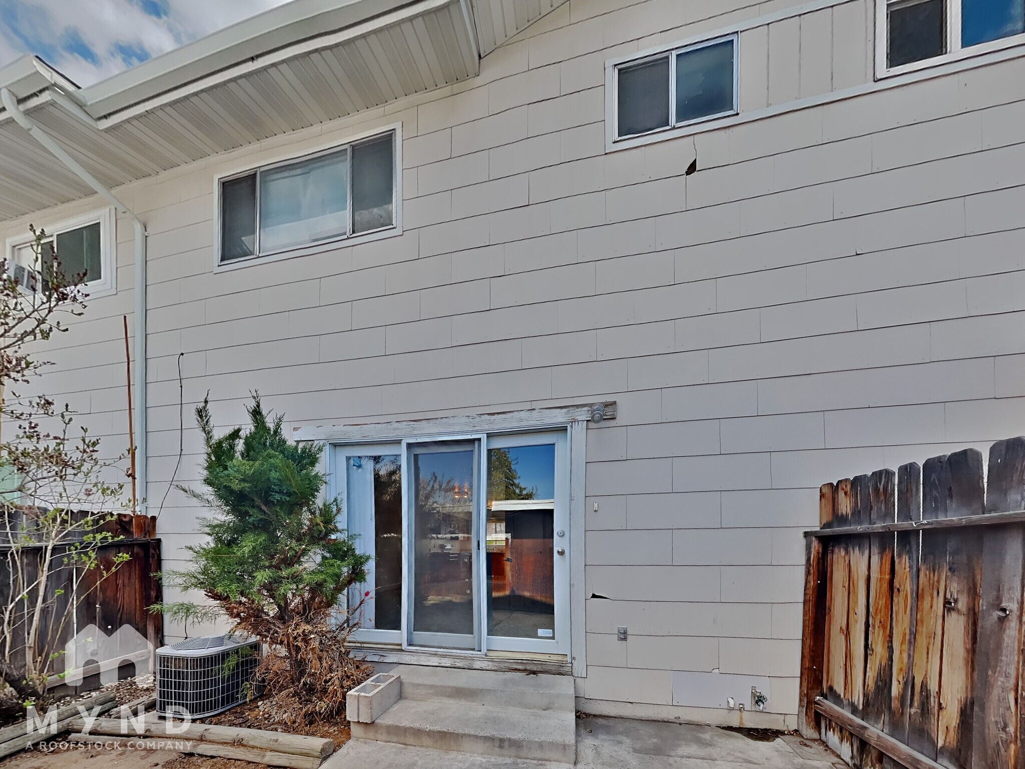 Building Photo - 6 Smithridge Park