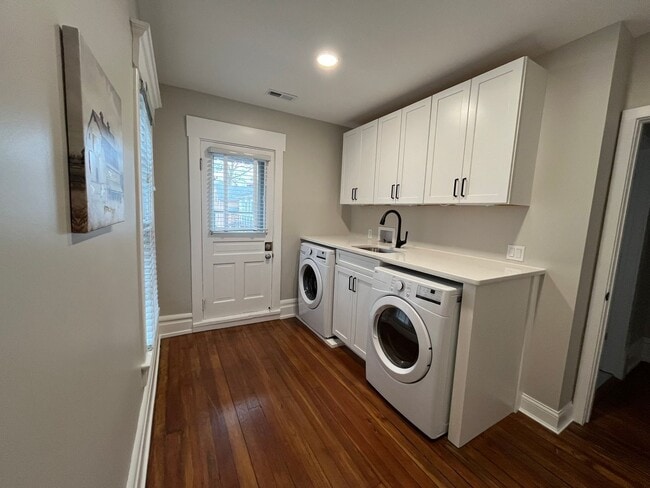 Building Photo - Dennison Ave 866-868 CR