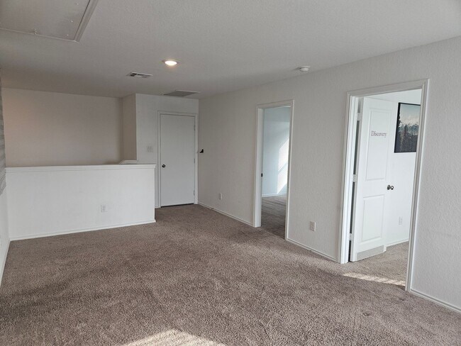 Building Photo - 4 Bedroom with 2 car garage