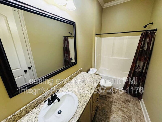 Building Photo - 106 Shadow Springs Dr