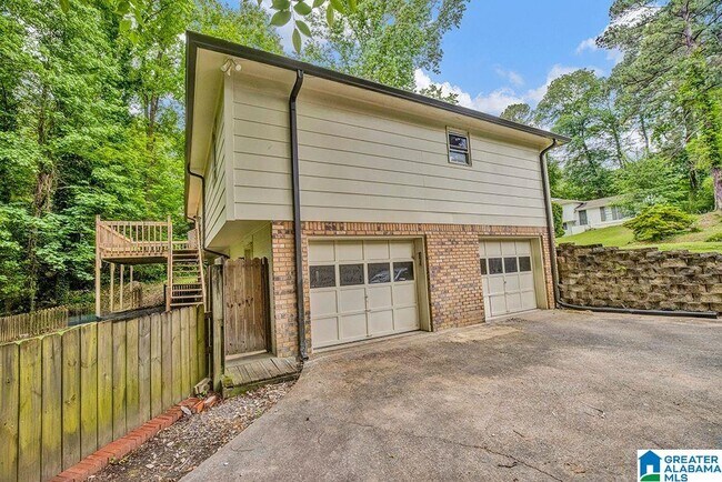 Building Photo - 3541 W Lakeside Dr