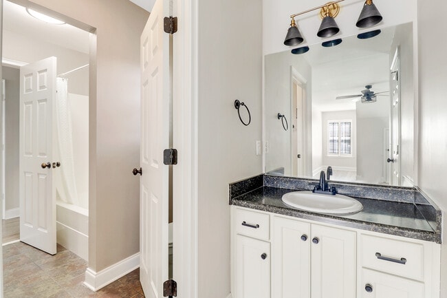 Building Photo - E 31st Street