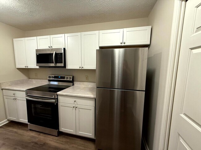 Building Photo - 301 Warton Ln