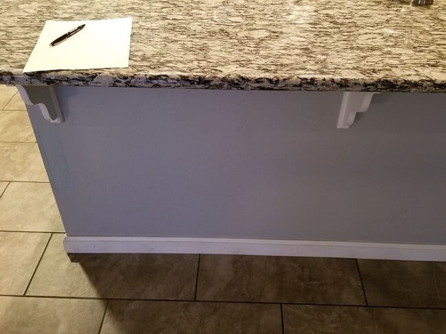 Building Photo - 1 BR Loft Available now