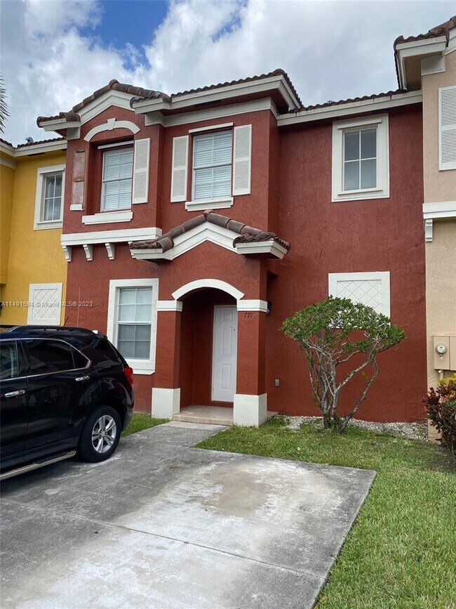 Building Photo - 771 E Mowry Ct