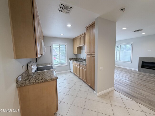 Building Photo - 2156 Sonoma Ct