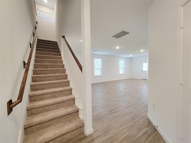 Building Photo - 1325 Grass Bnd Dr