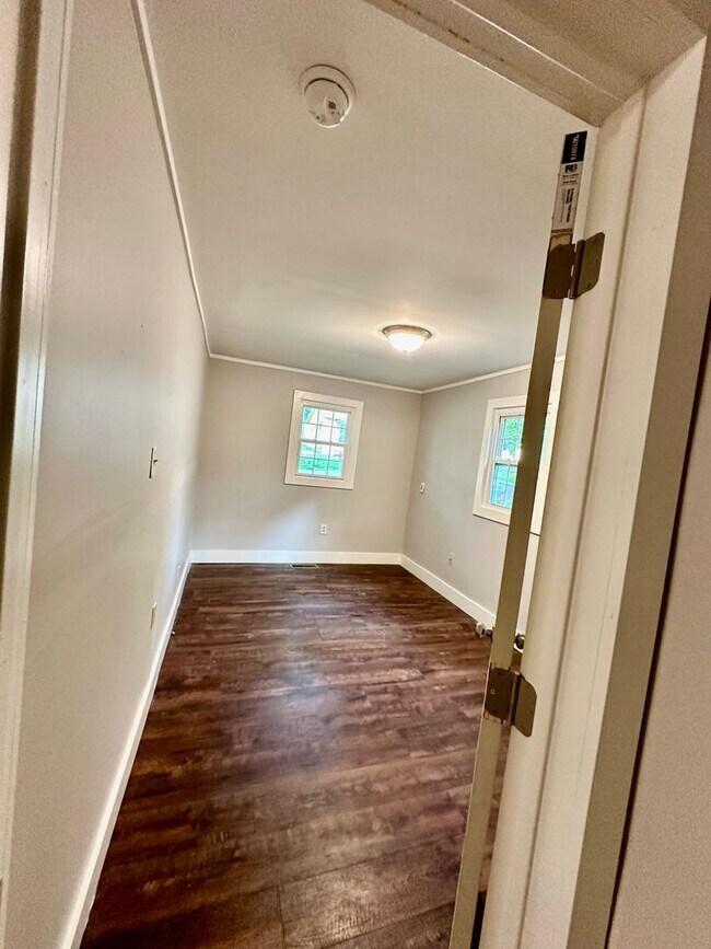 Building Photo - 312 Cooper St